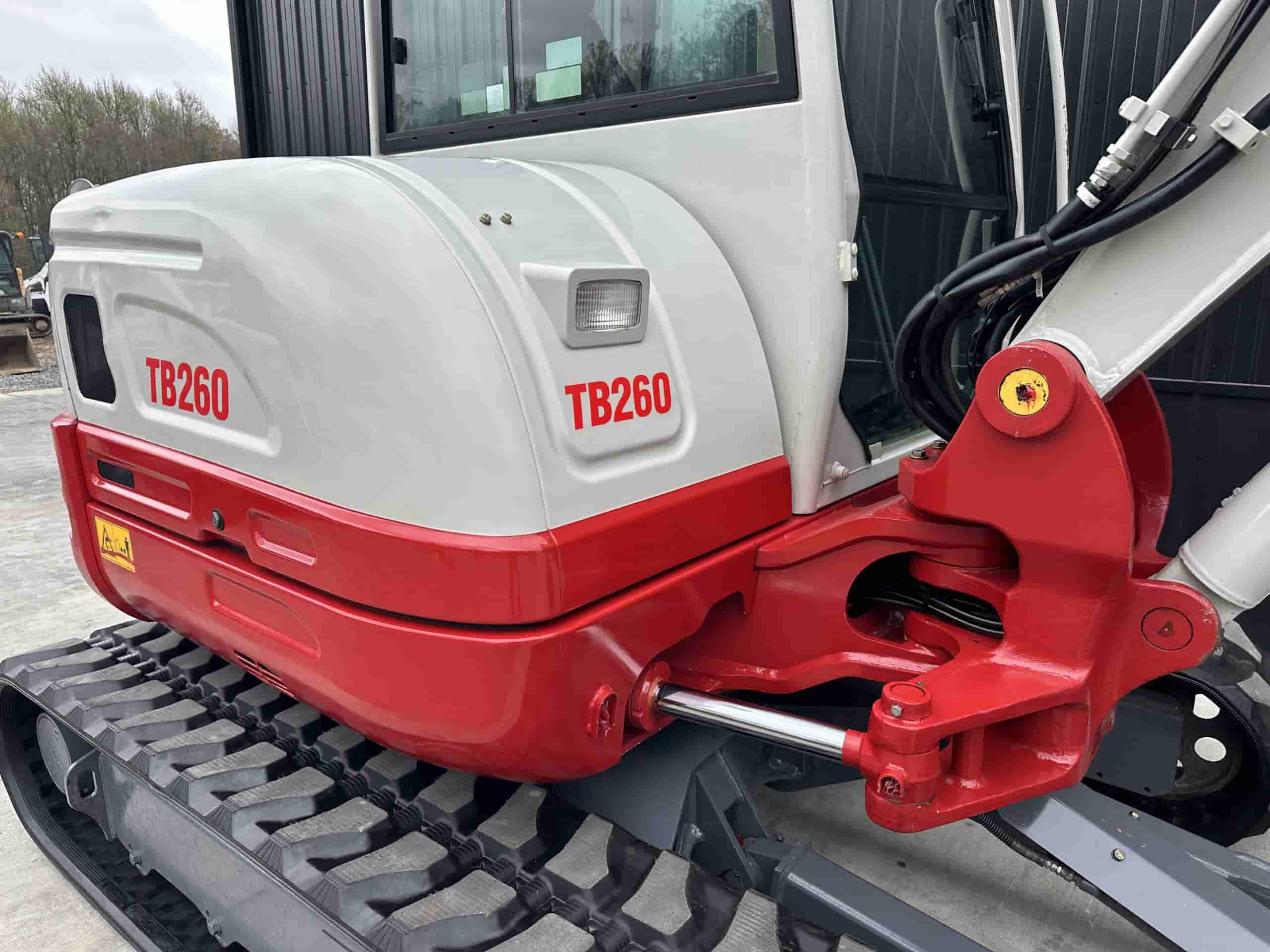 2019 TAKEUCHI TB260
